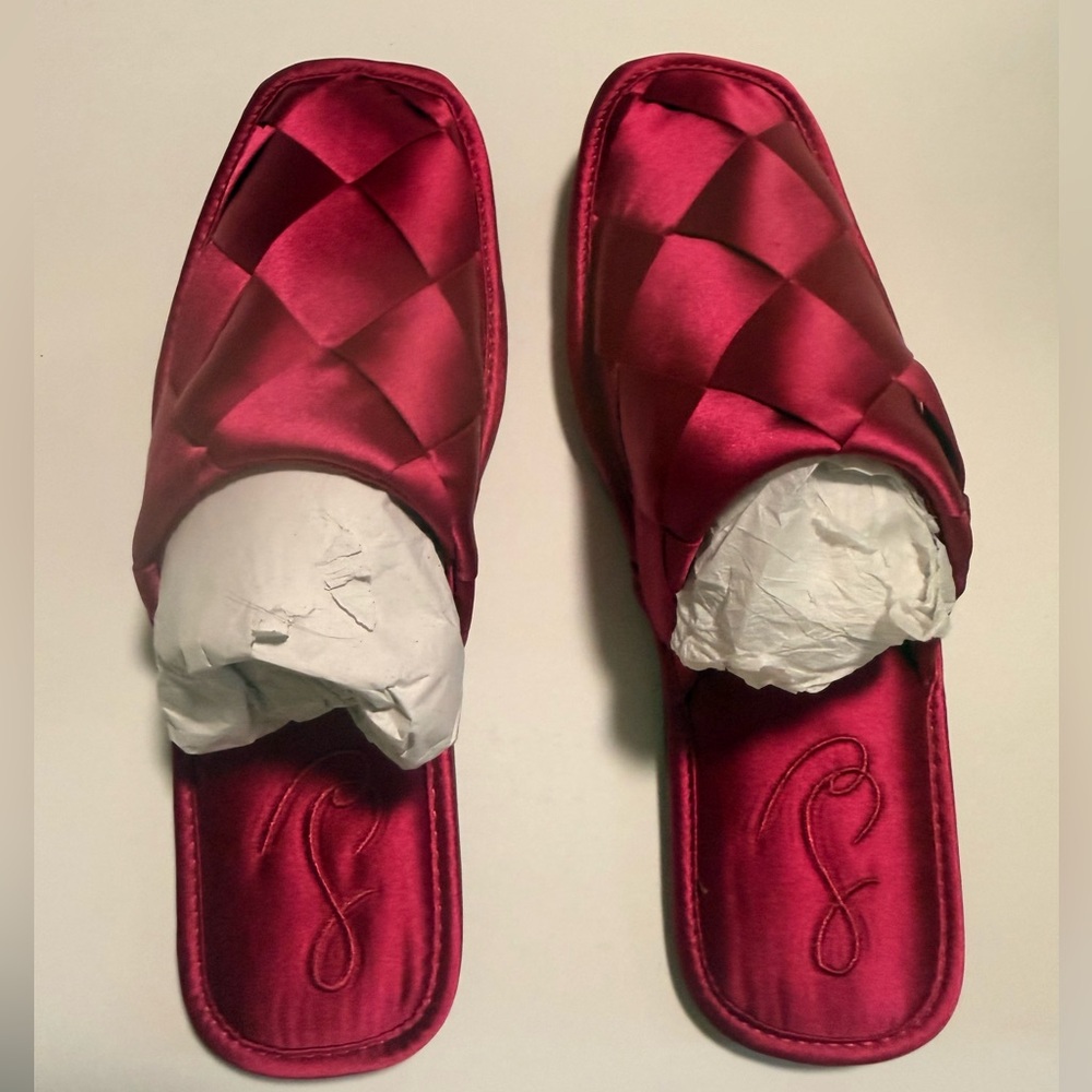 NEW Sam Edelman Fuchsia Satin Slippers